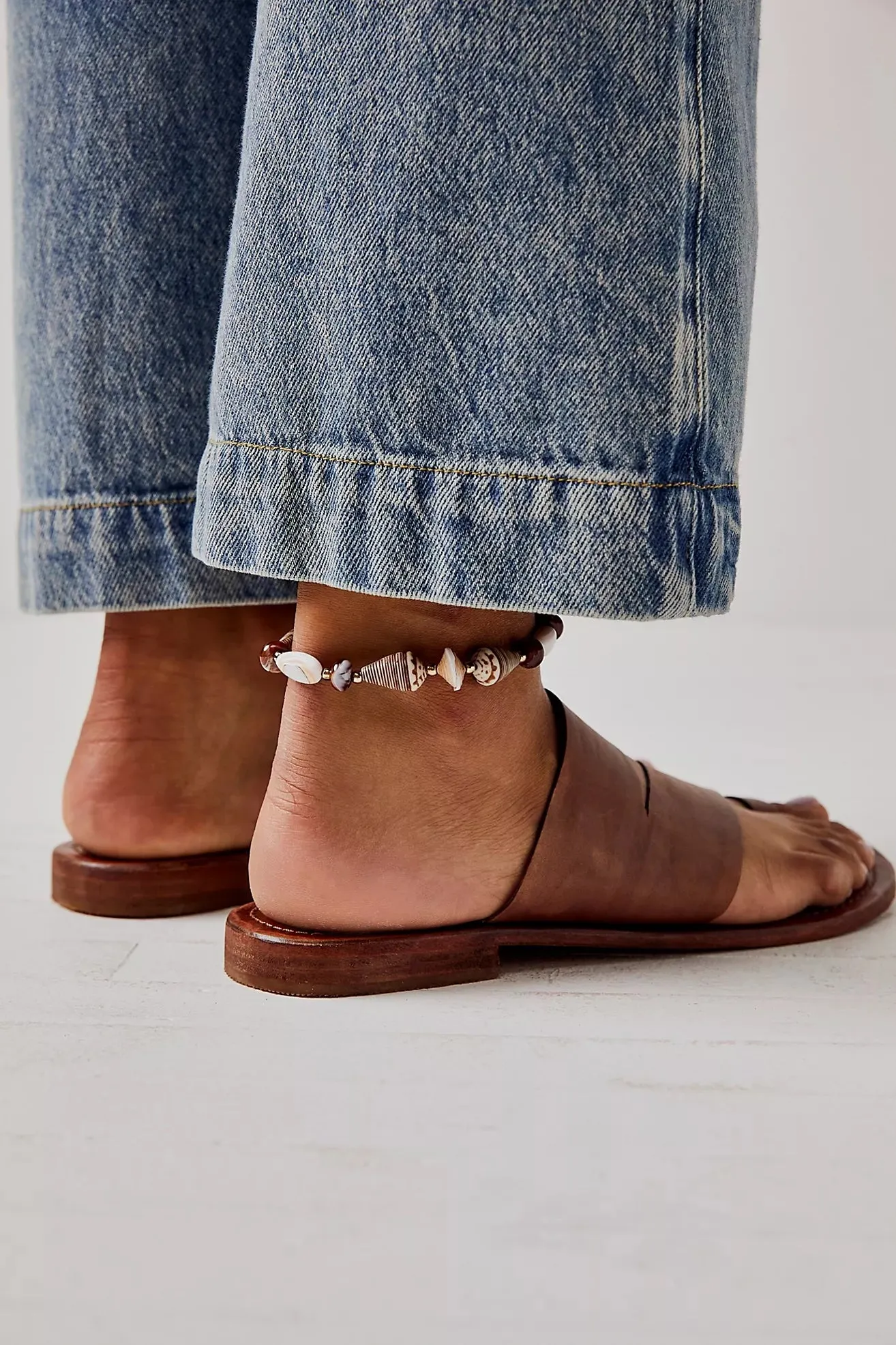 Abilene Toe Loop Sandals | Luggage
