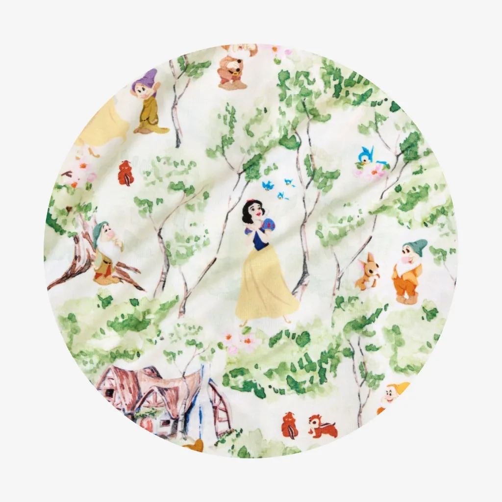 Disney Princess Snow White & Snow White's Cottage Ruffled Luxette Patoo Blanket
