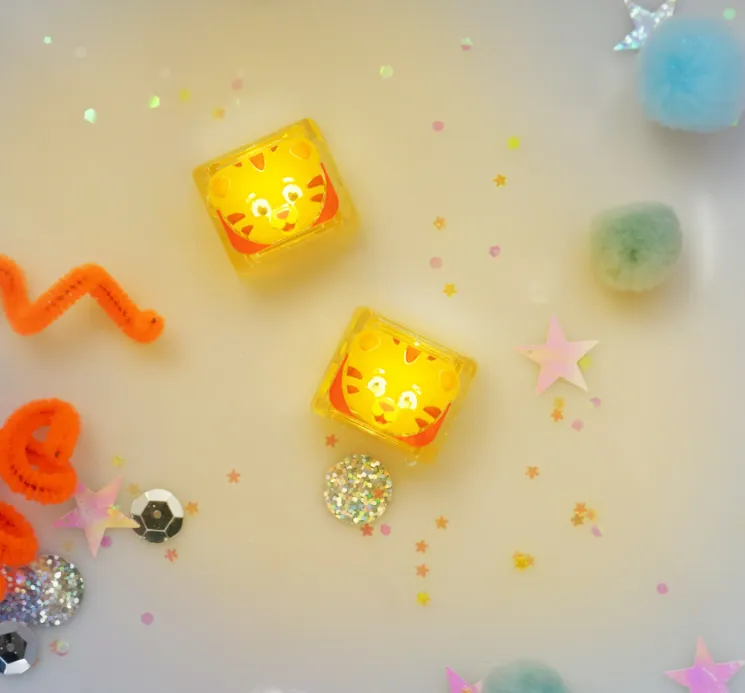 Light-Up Cubes | Daniel Tiger
