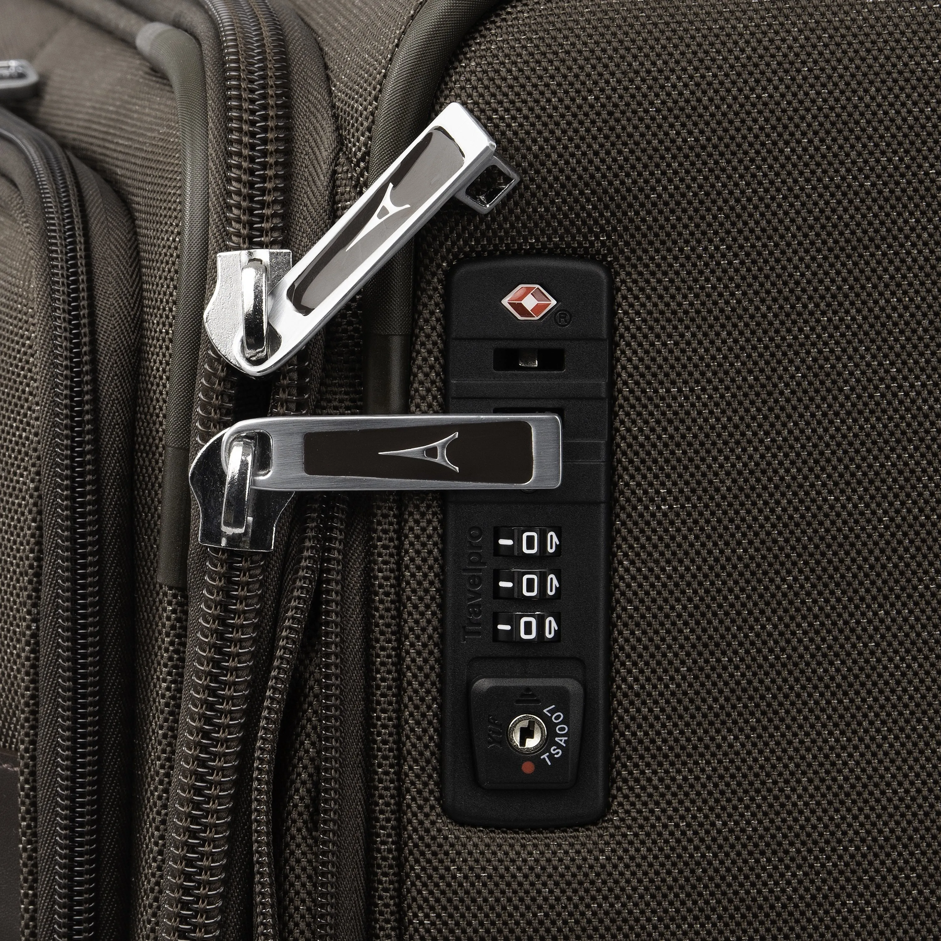 Travelpro Platinum Elite 25 Inch Expandable Spinner Luggage